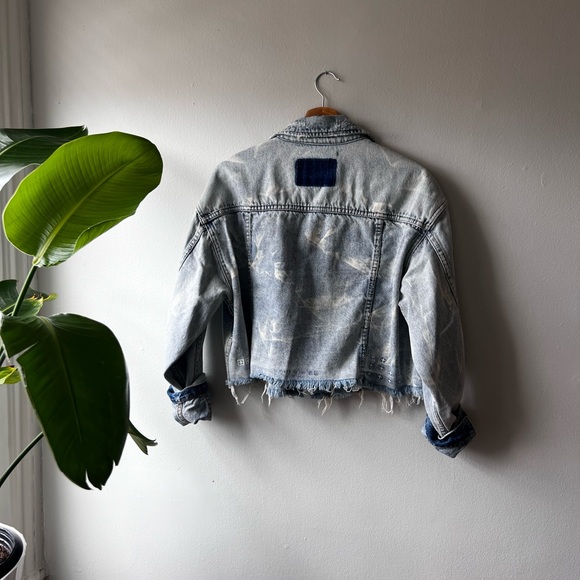 KSUBI DISTRESSED CROPPED ACID WASH DENIM JACKET⛓️ - Picture 4 of 6